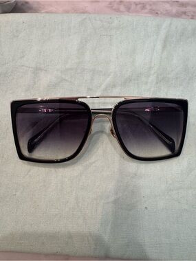 Women’s Square Oversized Sunglasses - Black Gradient Lenses